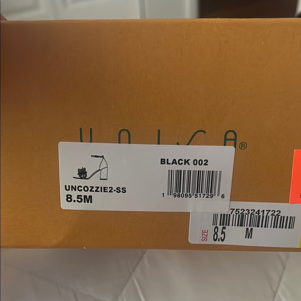 Unisa Black Shoes - Size 8.5M